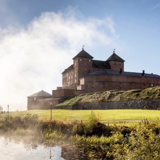 Seniorien kulttuuriretki Hämeenlinnaan 13.6.2025 (917-02)